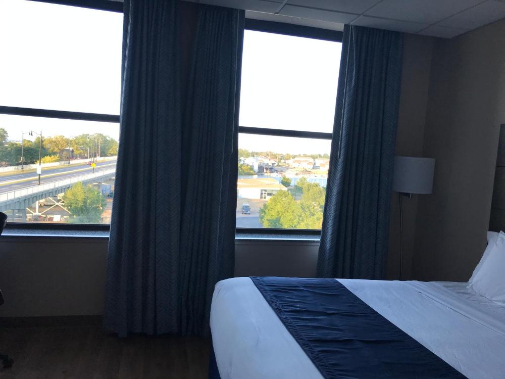 Deluxe King Room interior